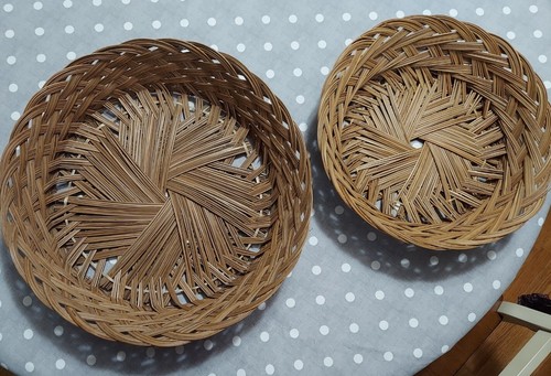 Lot large 12 - large, round